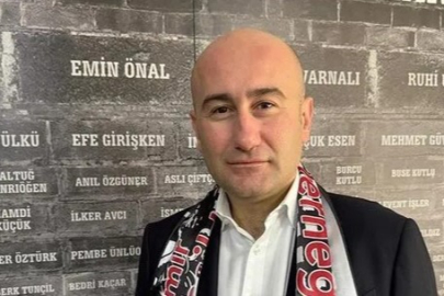 Beşiktaş'ta Hüseyin Yücel görevi bıraktı.